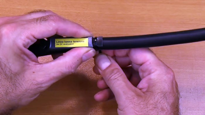 10 идей как с помощью кабельной стяжки аккуратно прокладывать и маркировать провода