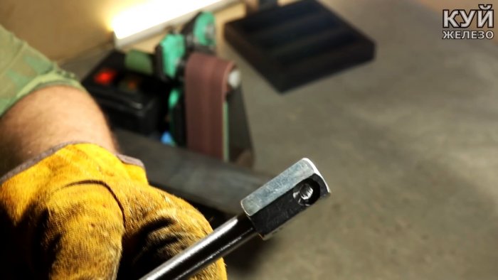 Как из домкрата сделать мощнейшие тиски - пресс