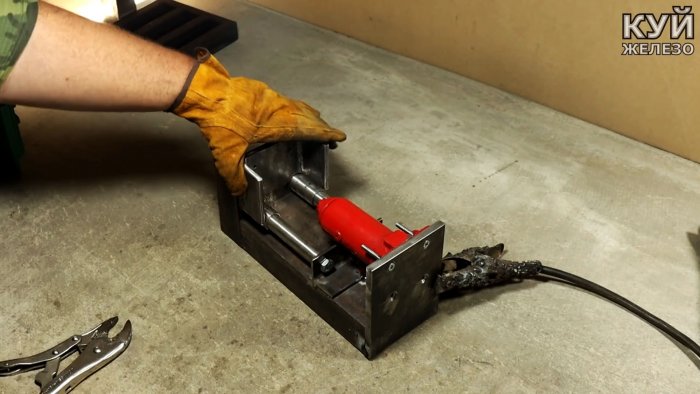 Как из домкрата сделать мощнейшие тиски - пресс