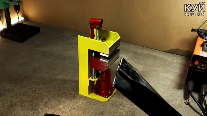 Как из домкрата сделать мощнейшие тиски - пресс