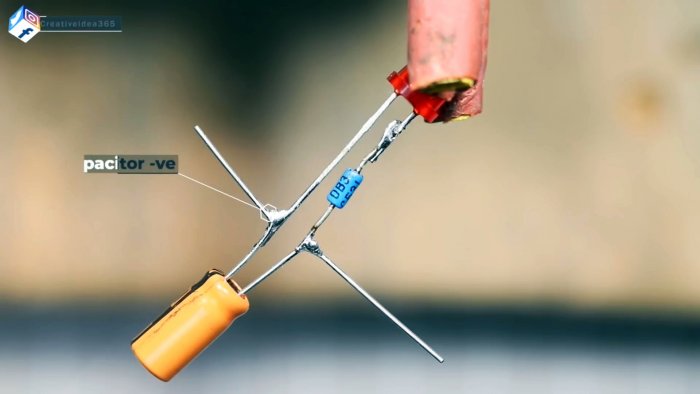 Как из энергосберегающей лампы сделать простую мигалку без транзисторов на 220В