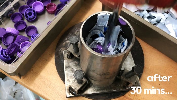 Как переплавить крышки от ПЭТ бутылок в полезный инструмент