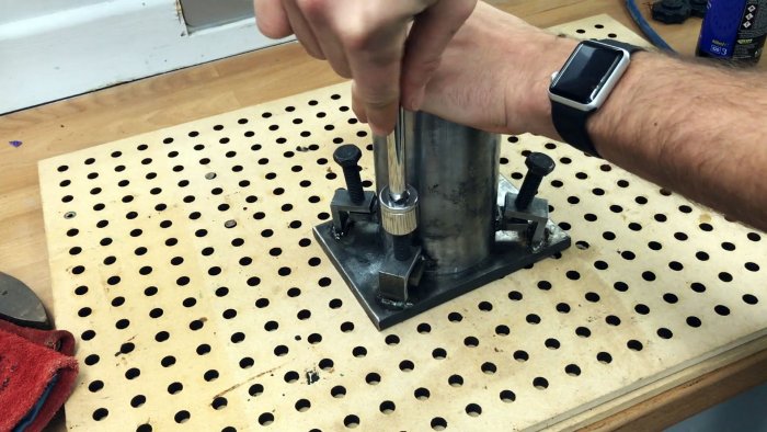 Как переплавить крышки от ПЭТ бутылок в полезный инструмент