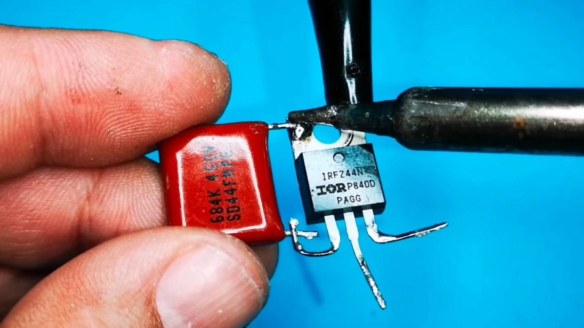 Как сделать кнопочный электронный регулятор на одном транзисторе. Прощай переменный резистор