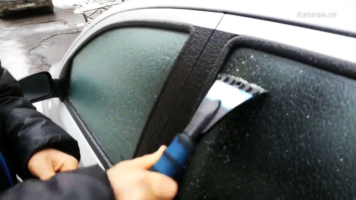 8 народных способов как удалить наледь со стекол автомобиля