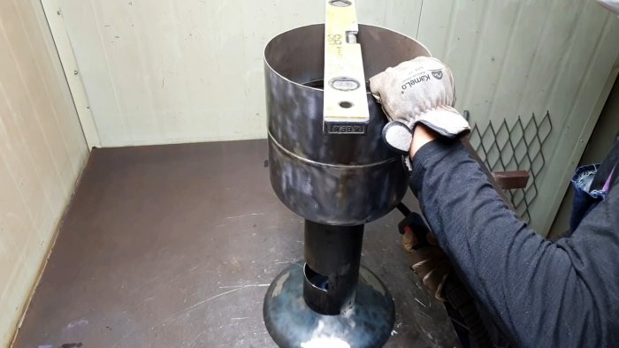 Как сделать мангал из газового баллона под топливный брикет