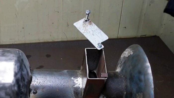 Как сделать мангал из газового баллона под топливный брикет