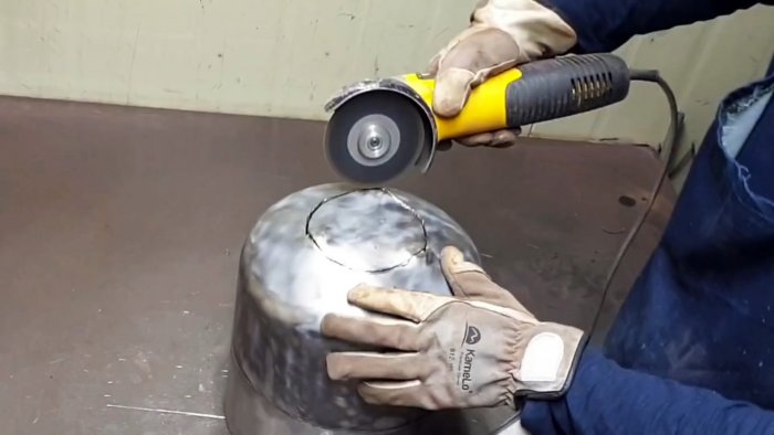 Как сделать мангал из газового баллона под топливный брикет