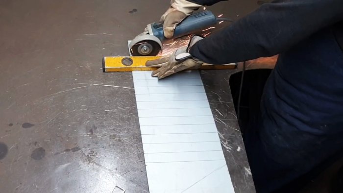 Как сделать мангал из газового баллона под топливный брикет