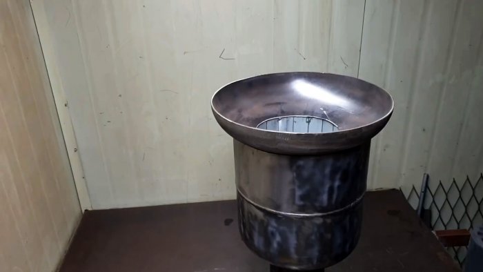 Как сделать мангал из газового баллона под топливный брикет