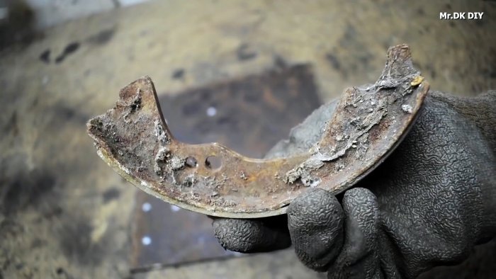 Как из тормозной колодки и газлифта сделать кондуктор для быстрой сварки