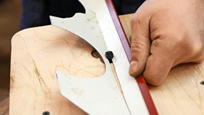 Как из старого маломощного мотора сделать полезный станок для фигурной резки металла