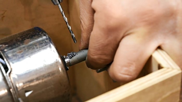 Как из старого маломощного мотора сделать полезный станок для фигурной резки металла