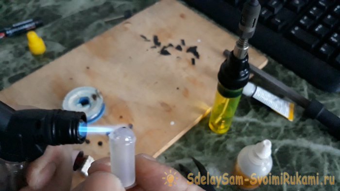 Как сделать USB переходник для безопасной зарядки телефона в общественных местах