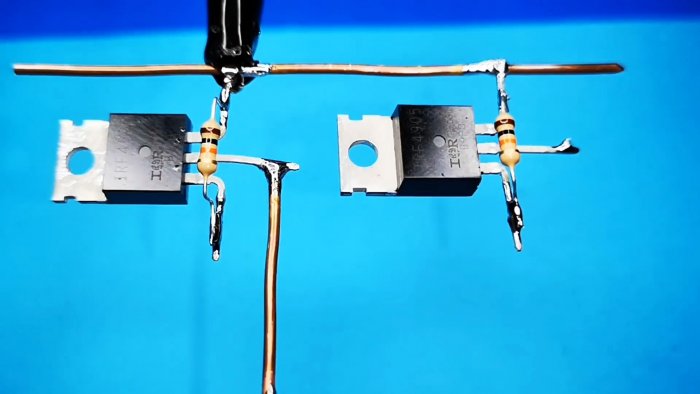 Как сделать схему управления двигателем Включение и реверс двумя кнопками