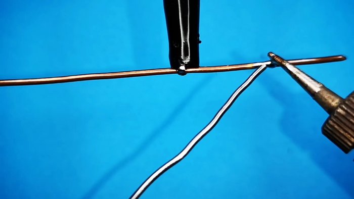 Как сделать схему управления двигателем Включение и реверс двумя кнопками