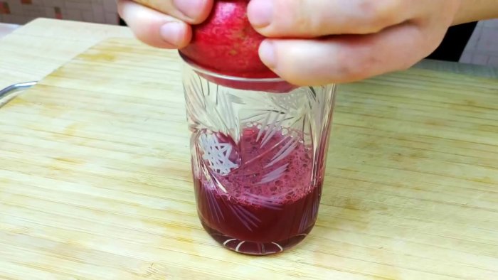 Как без соковыжималки выжать стакан гранатового сока за пару минту