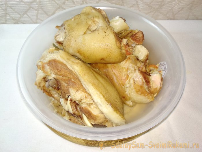 Как приготовить зельц из свиной рульки в ПЭТ бутылке