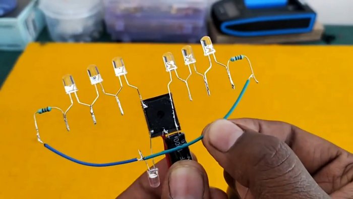 Как сделать полицейскую мигалку на реле