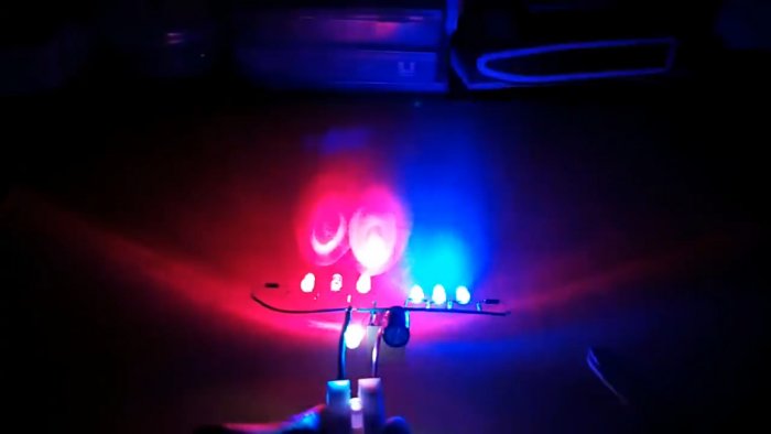 Как сделать полицейскую мигалку на реле