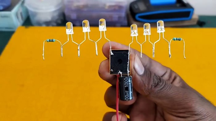 Как сделать полицейскую мигалку на реле