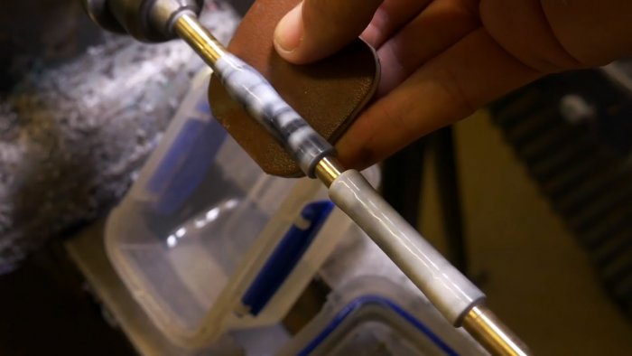 Как из крышек от ПЭТ бутылок сделать оригинальную ручку