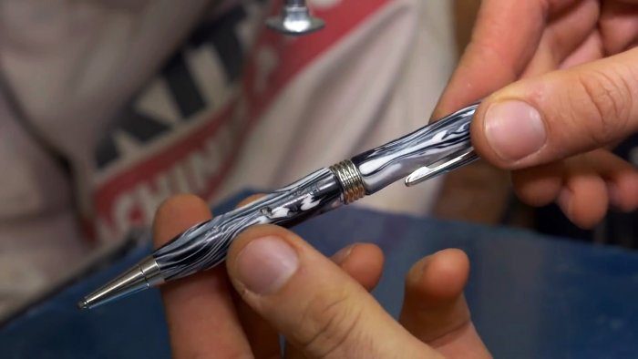 Как из крышек от ПЭТ бутылок сделать оригинальную ручку