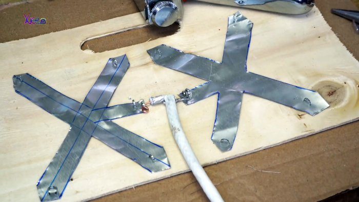 Как сделать простую антенну для цифрового ТВ из алюминиевой банки