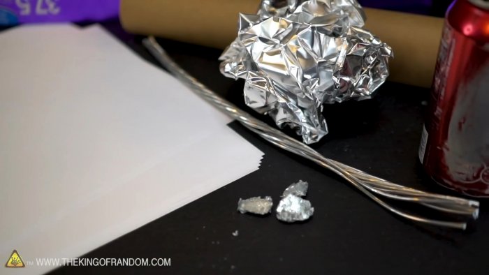 Как расплавить алюминий без горна в рулоне обычной бумаги