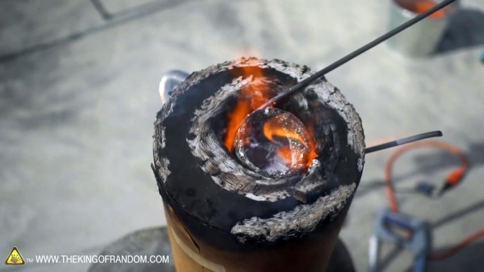 Как расплавить алюминий без горна в рулоне обычной бумаги