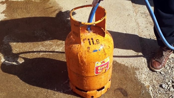 Как из небольшого газового баллона сделать угольный гриль