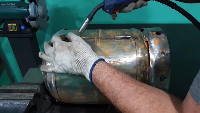 Как из небольшого газового баллона сделать угольный гриль