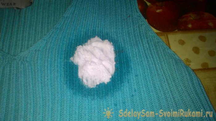 Лайфхак как удалить губную помаду с одежды