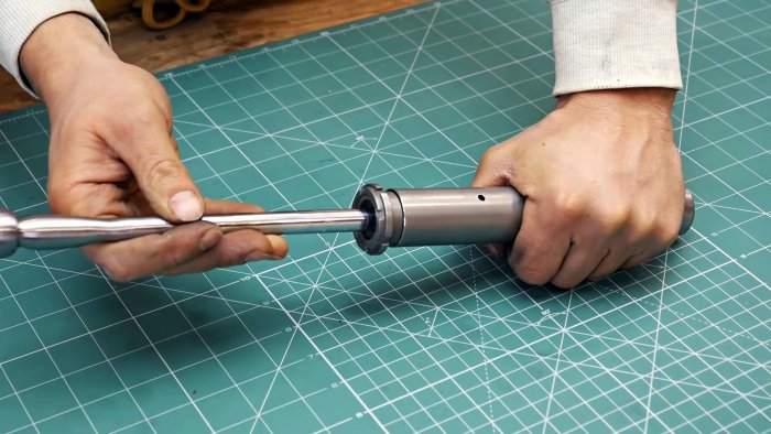 Как из старой автомобильной стойки сделать насос