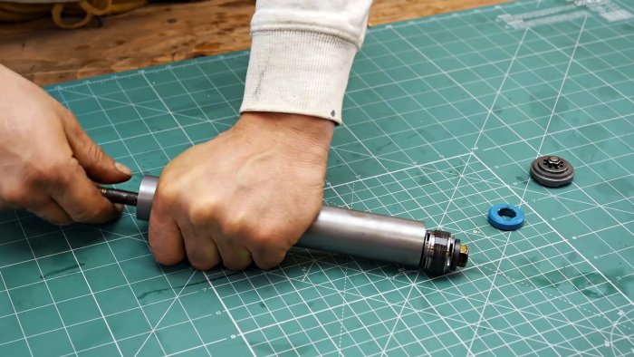 Как из старой автомобильной стойки сделать насос