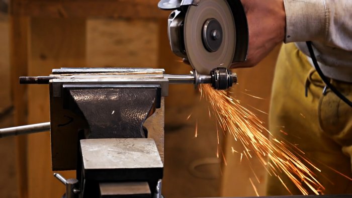 Как из старой автомобильной стойки сделать насос