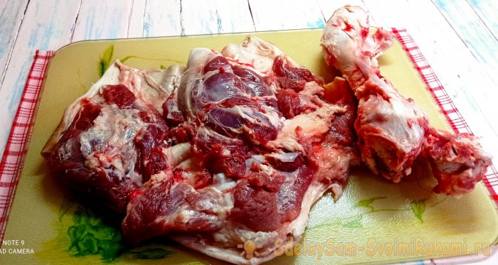 Бюджетный рулет из свиной рульки