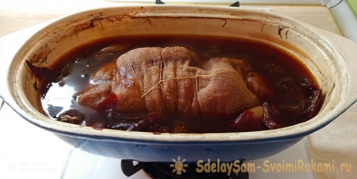 Бюджетный рулет из свиной рульки