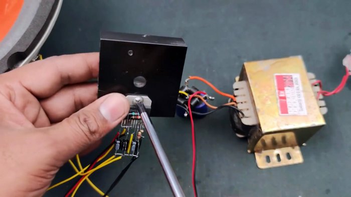 Как сделать 100 Вт усилитель на микросхеме за пол часа