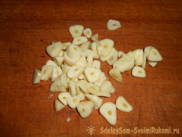 Сало отваренное в целлофановом пакете со специями