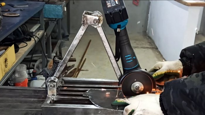 Как из велосипедных втулок сделать торцовочную пилу с протяжкой для болгарки