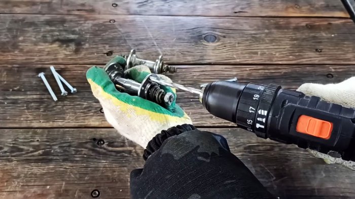 Как из велосипедных втулок сделать торцовочную пилу с протяжкой для болгарки