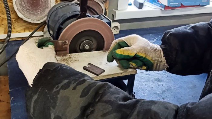 Как из велосипедных втулок сделать торцовочную пилу с протяжкой для болгарки