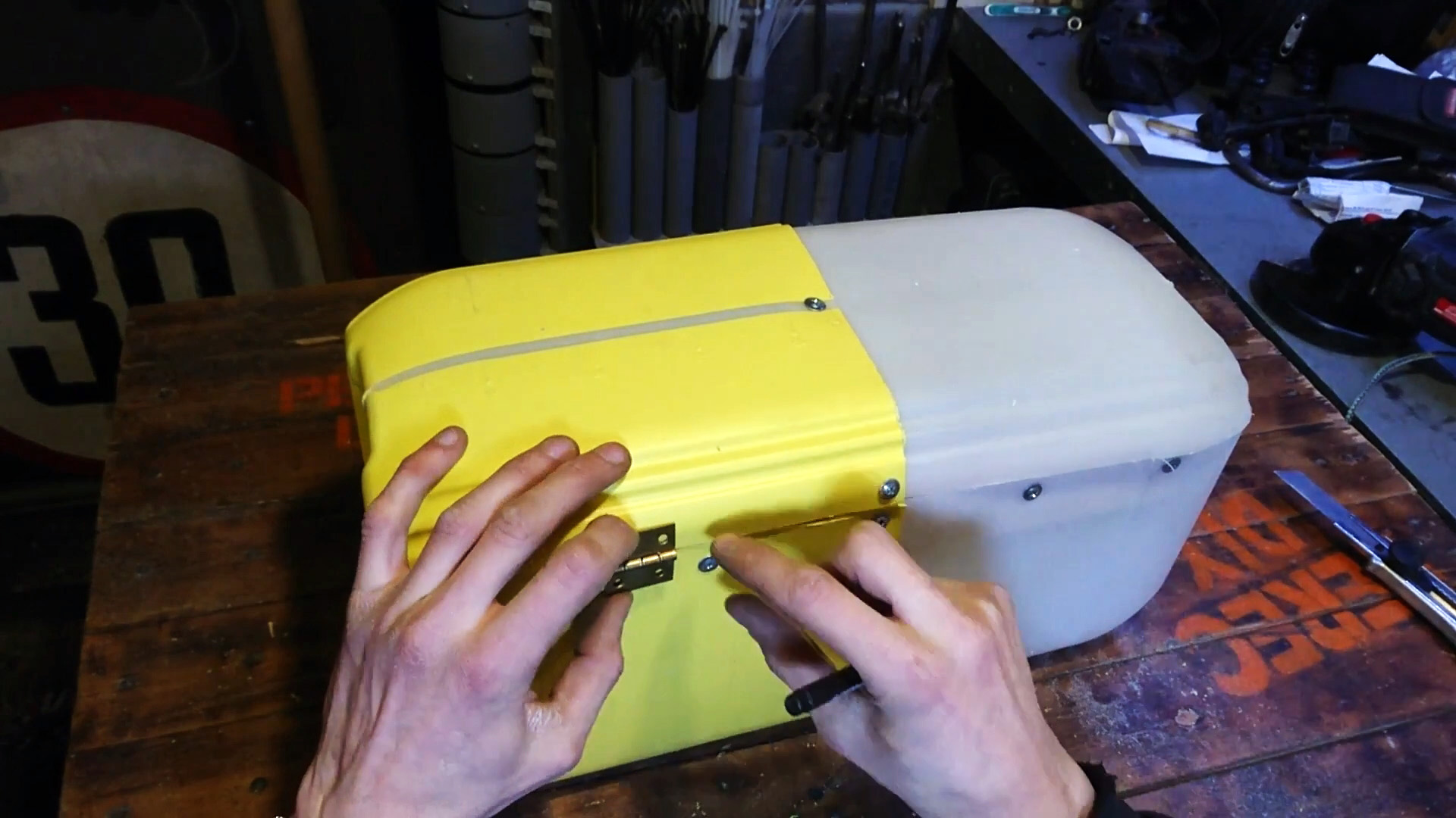 Как сделать большой ящик для инструментов из пластиковых канистр