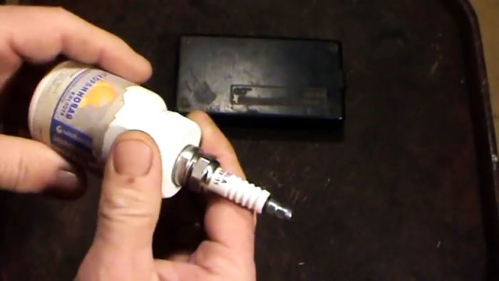 Завинчиваем крышку баночки