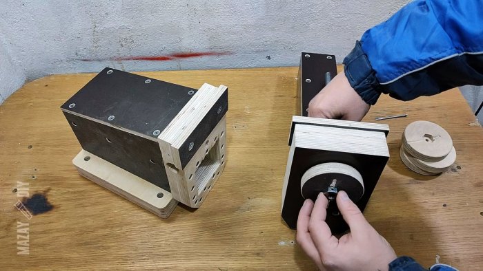 Как сделать мощные тиски из фанеры и домкрата