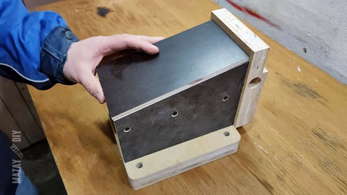Как сделать мощные тиски из фанеры и домкрата