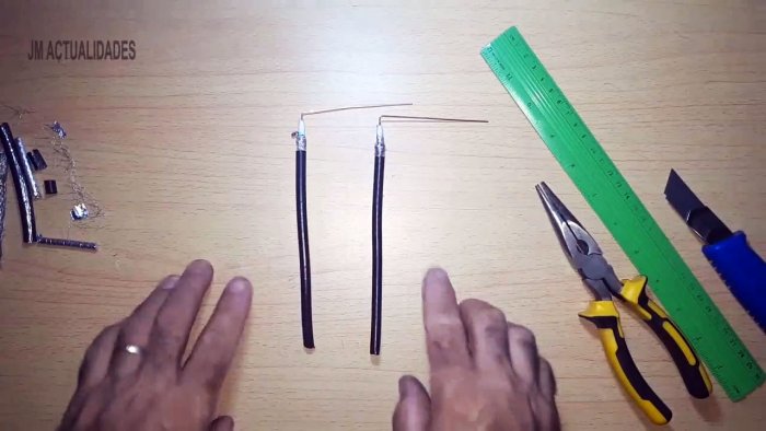 Затем на заготовках сгибается