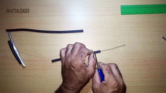 От зачищенной жилы нужно отступить