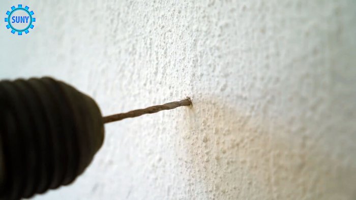 Сверлим стену